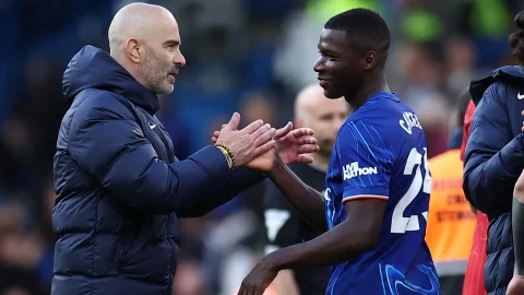 img of Chelsea de Caicedo hunde al United con un gol de Cucurella
